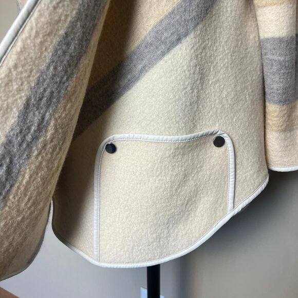 Chicos Wool Wrap Sweater Womens Medium (Chico's 1) Cream Snap Button Pockets - Picture 7 of 13